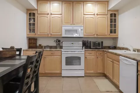 Kitchen - 4200 Oak Haven Dr, Nixa, MO 65714 photo 4 of 4