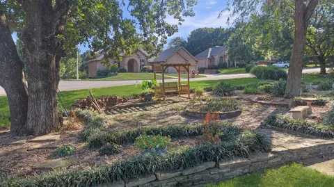 Exterior - 4200 Oak Haven Dr, Nixa, MO 65714 photo 8 of 12