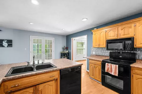 Kitchen - 165 Fairview Rd, Sparta, MO 65753 photo 5 of 5