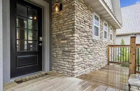 Exterior - 270 Chateau Cove Dr, Branson, MO 65616 photo 4 of 6