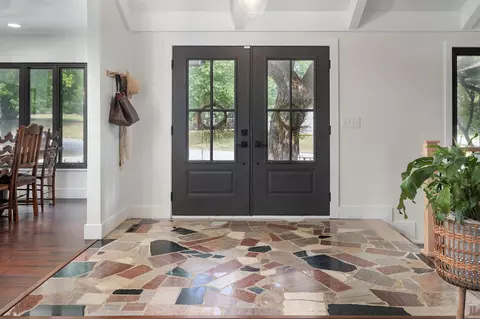 Entry Way - 3530 E Blueridge St, Springfield, MO 65809 photo 2 of 7