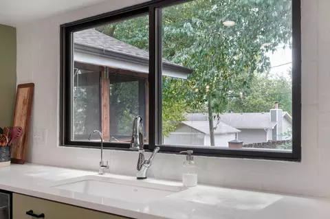 Kitchen - 3530 E Blueridge St, Springfield, MO 65809 photo 5 of 7