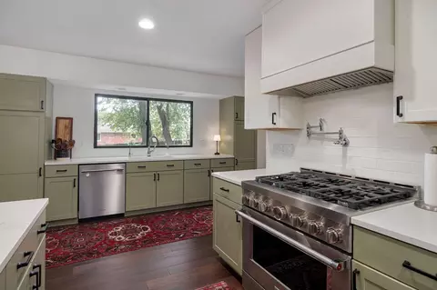 Kitchen - 3530 E Blueridge St, Springfield, MO 65809 photo 4 of 7