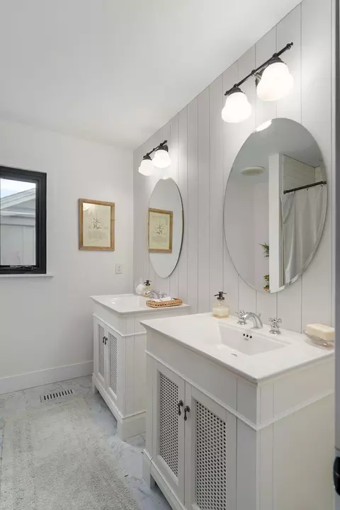 Bath - 3530 E Blueridge St, Springfield, MO 65809 photo 5 of 7