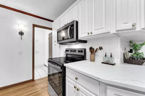 Kitchen - 844 W Maplewood St, Springfield, MO 65807 photo 3 of 3
