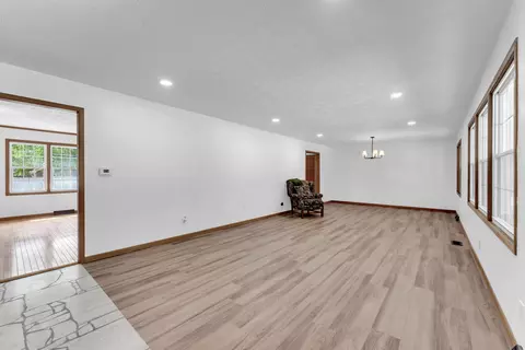 Living - 844 W Maplewood St, Springfield, MO 65807 photo 2 of 7