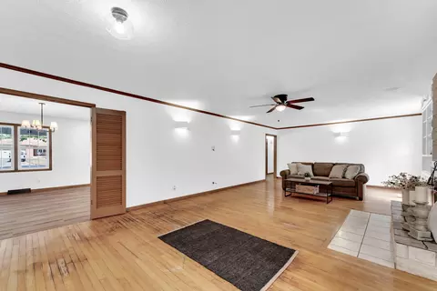 Living - 844 W Maplewood St, Springfield, MO 65807 photo 7 of 7