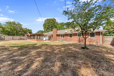 Exterior - 844 W Maplewood St, Springfield, MO 65807 photo 11 of 11