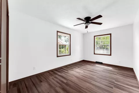 Bedroom - 844 W Maplewood St, Springfield, MO 65807 photo 4 of 5