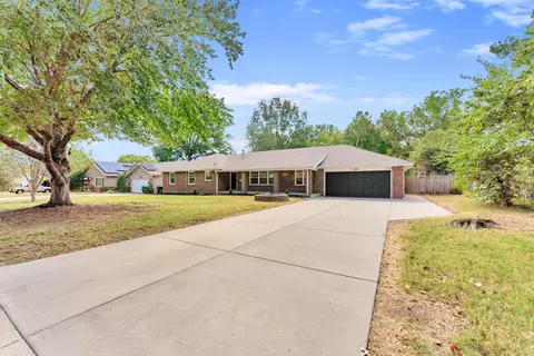 Other - 844 W Maplewood St, Springfield, MO 65807 photo 1 of 8