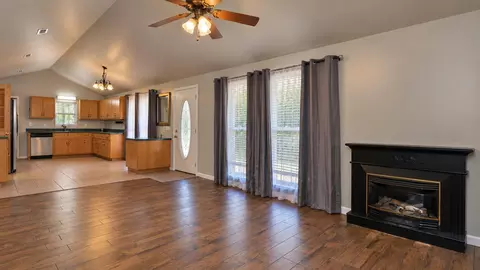 Living - 1035 Jacks Fork Road Rd # -1, Mountain View, MO 65548 photo 6 of 6