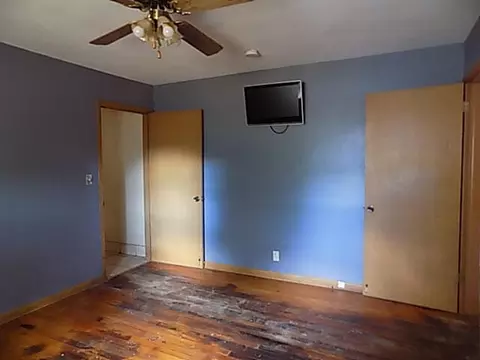 Bedroom - 606 E Wayland St, Springfield, MO 65807 photo 4 of 4