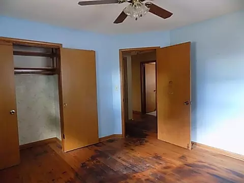 Bedroom - 606 E Wayland St, Springfield, MO 65807 photo 3 of 4