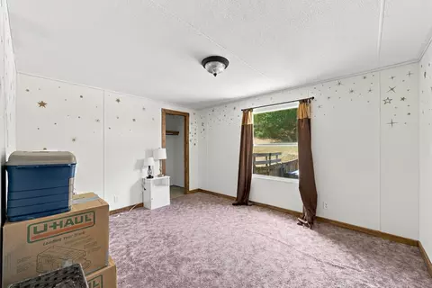 Bedroom - 14265 Highway K, Seneca, MO 64865 photo 4 of 9
