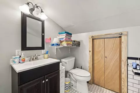 Bath - 14265 Highway K, Seneca, MO 64865 photo 4 of 7