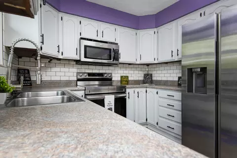 Kitchen - 2233 S Newton Ave, Springfield, MO 65807 photo 4 of 4