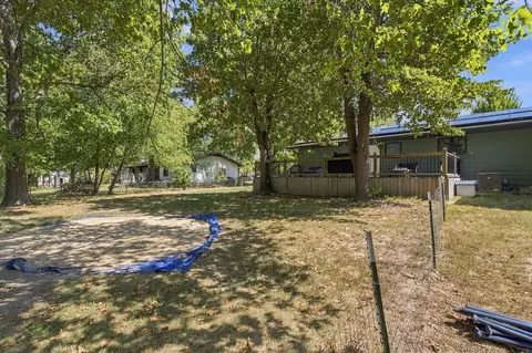 Exterior - 1119 Terrace Dr, Aurora, MO 65605 photo 6 of 13