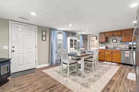Dining - 1119 Terrace Dr, Aurora, MO 65605 photo 4 of 4