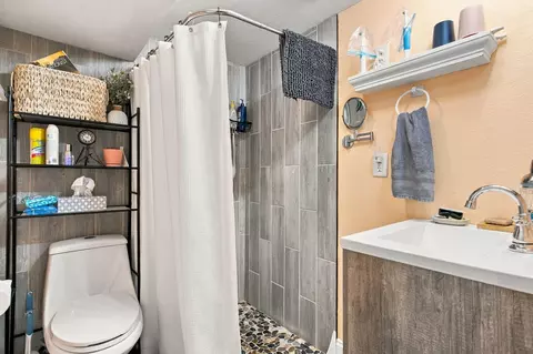 Bath - 1119 Terrace Dr, Aurora, MO 65605 photo 6 of 6