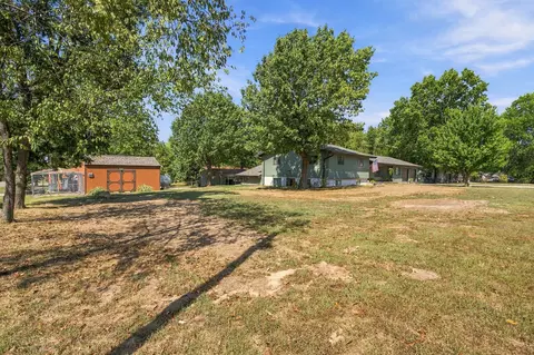 Exterior - 1119 Terrace Dr, Aurora, MO 65605 photo 12 of 13