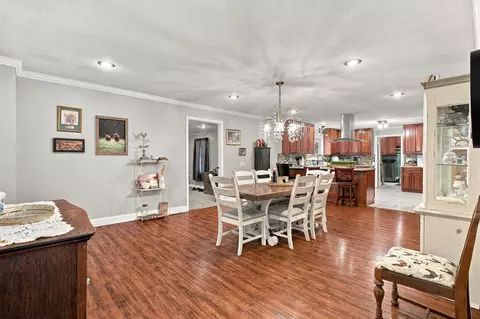 Dining - 1119 Terrace Dr, Aurora, MO 65605 photo 3 of 4