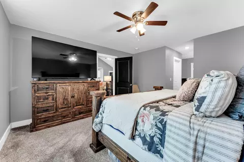 Bedroom - 175 Sunrise Villa Dr, Branson, MO 65616 photo 2 of 6