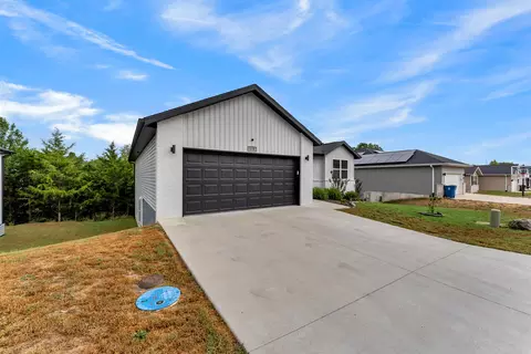 Exterior - 175 Sunrise Villa Dr, Branson, MO 65616 photo 4 of 7
