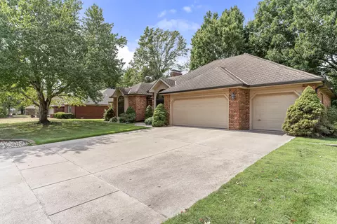 Exterior - 4715 S Connor Ave, Springfield, MO 65804 photo 3 of 9