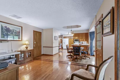 Entry Way - 4715 S Connor Ave, Springfield, MO 65804 photo 3 of 6
