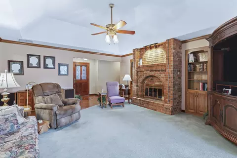 Living - 4715 S Connor Ave, Springfield, MO 65804 photo 4 of 5
