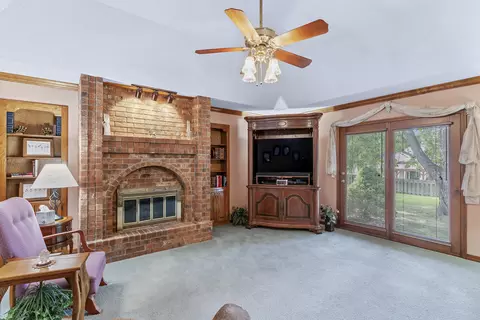 Living - 4715 S Connor Ave, Springfield, MO 65804 photo 3 of 5