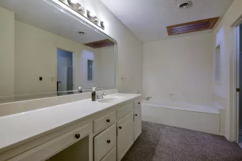 Bath - 3440 S Delaware Ave #106, Springfield, MO 65804 photo 4 of 5