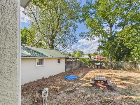 Exterior - 824 W Main St, Cabool, MO 65689 photo 10 of 10