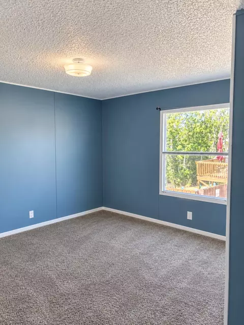 Bedroom - 143 Ella St, Verona, MO 65769 photo 3 of 4