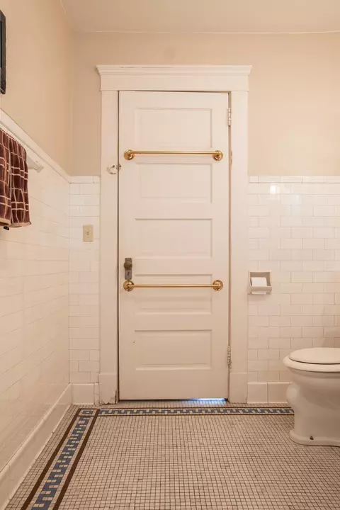 Bath - 1201 E Walnut St, Springfield, MO 65802 photo 3 of 6