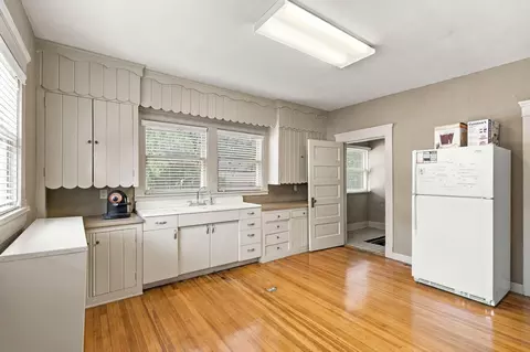 Kitchen - 1201 E Walnut St, Springfield, MO 65802 photo 3 of 4
