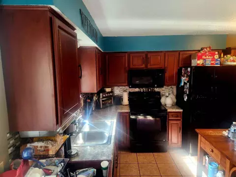 Kitchen - 3341 S Palisades Dr, Springfield, MO 65807 photo 2 of 2