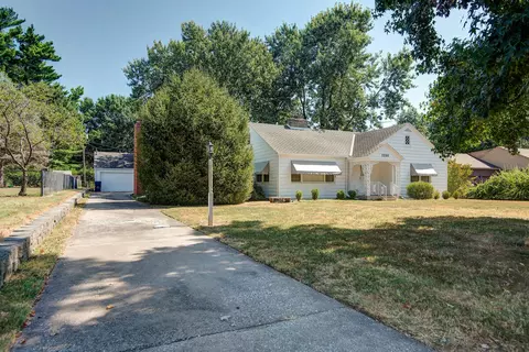 Exterior - 1530 S Delaware Ave, Springfield, MO 65804 photo 2 of 9