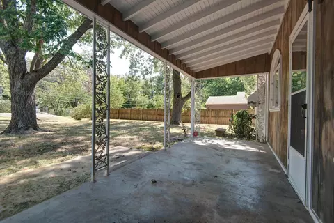 Exterior - 1530 S Delaware Ave, Springfield, MO 65804 photo 4 of 9