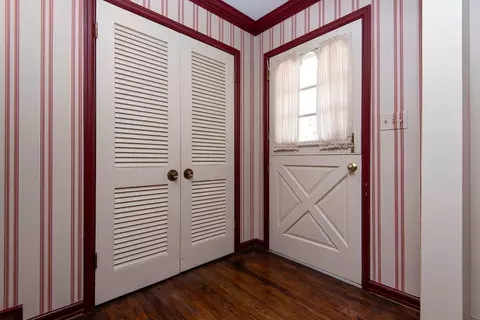 Entry Way - 1530 S Delaware Ave, Springfield, MO 65804 photo 1 of 1