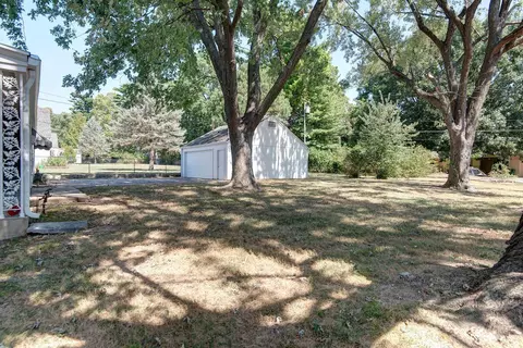 Exterior - 1530 S Delaware Ave, Springfield, MO 65804 photo 7 of 9