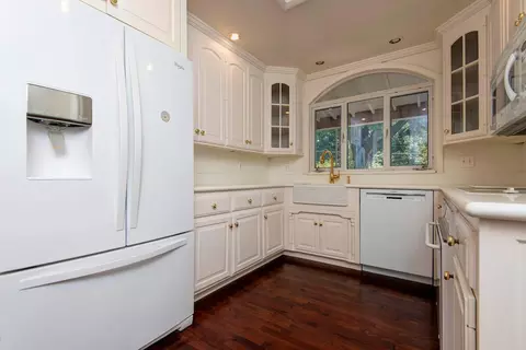 Kitchen - 1530 S Delaware Ave, Springfield, MO 65804 photo 4 of 4