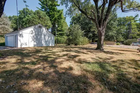 Exterior - 1530 S Delaware Ave, Springfield, MO 65804 photo 8 of 9