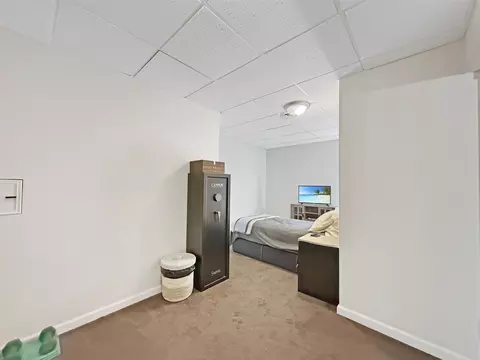 Bedroom - 1185 W Grayrock Dr, Springfield, MO 65810 photo 4 of 4
