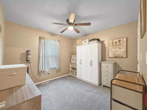 Bedroom - 1185 W Grayrock Dr, Springfield, MO 65810 photo 3 of 4