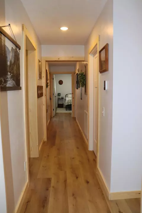 Entry Way - 279 Castlegate Dr, Seymour, MO 65746 photo 1 of 1