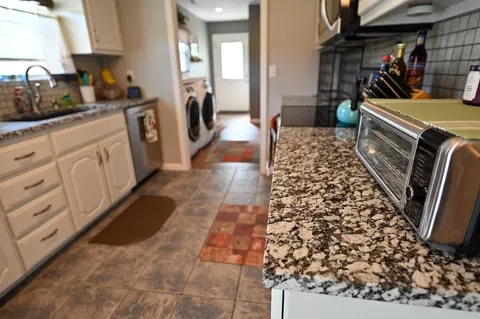 Kitchen - 15562 E Kaw Rapids Rd, Nevada, MO 64772 photo 2 of 3