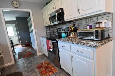 Kitchen - 15562 E Kaw Rapids Rd, Nevada, MO 64772 photo 1 of 3