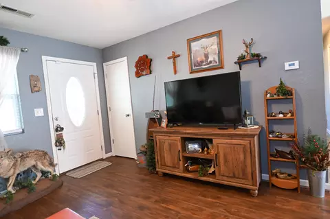 Entry Way - 15562 E Kaw Rapids Rd, Nevada, MO 64772 photo 1 of 2