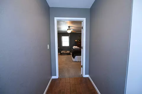 Entry Way - 15562 E Kaw Rapids Rd, Nevada, MO 64772 photo 2 of 2